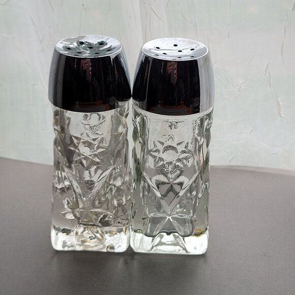 Vintage Starburst Glass Salt & Pepper Shakers With Metal Lids - Picture 7 of 9